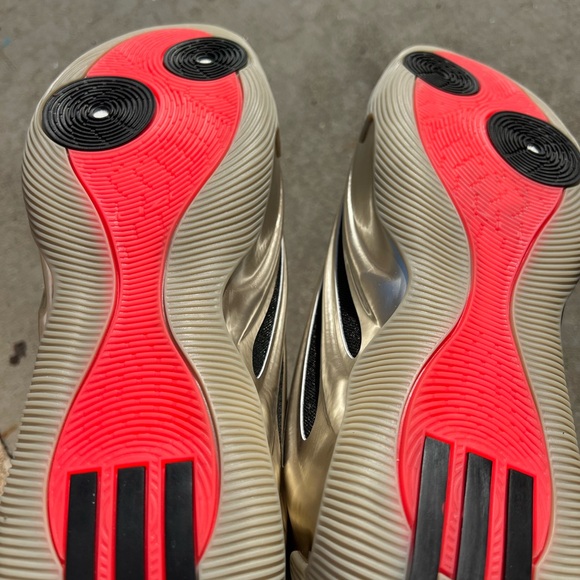 Adidas Men's James harden vol 9 size 14 - Picture 4 of 10